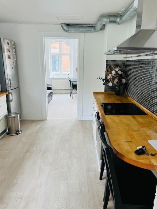 Lovely 1-Bedroom Condo In Aarhus C Eksteriør bilde