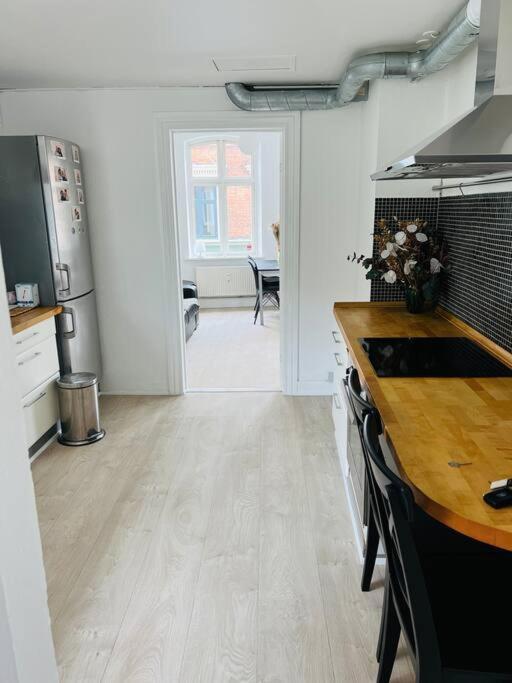 Lovely 1-Bedroom Condo In Aarhus C Eksteriør bilde
